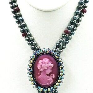 PINK AURORA BOREALIS CRYSTAL GLASS RHINESTONE CAMEO BROOCH GORGEOUS
